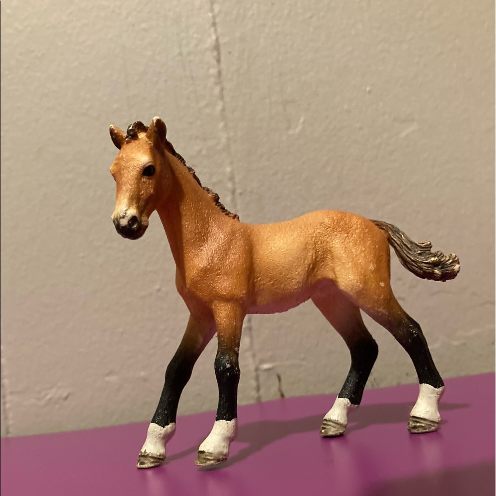 small brown schleich colt